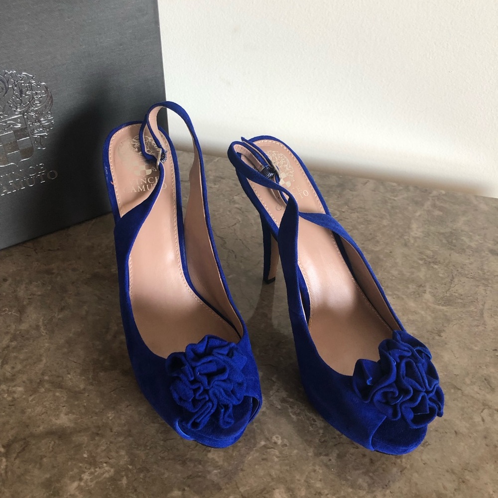 Vince Camuto peep toe slang back shoes